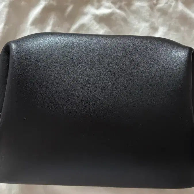 [BUNJANG] Osoi Pecan Brotbag Black / 오소이 피칸 브로트백 블랙