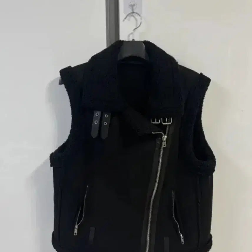 [BUNJANG] High Neck Sherpa Mustang Vest / 하이넥 양털 무스탕 조끼