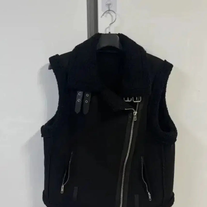[BUNJANG] High Neck Sherpa Mustang Vest / 하이넥 양털 무스탕 조끼