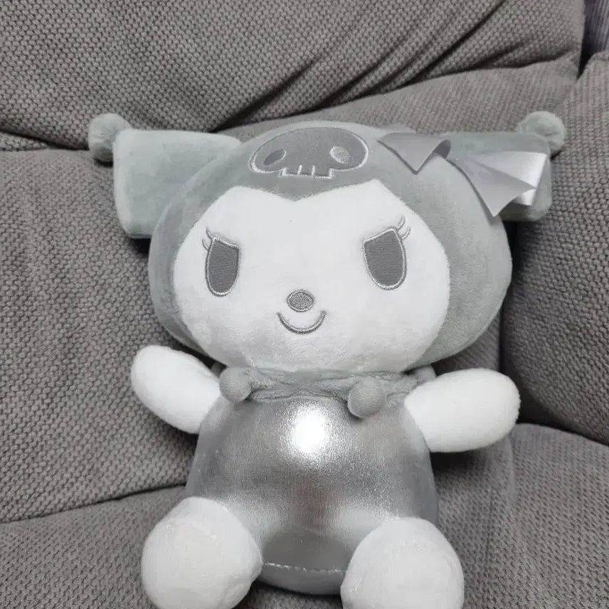 [BUNJANG] Kuromi Medium Plush - Silver Gray / 쿠로미 인형 실버 그레이 중형인형