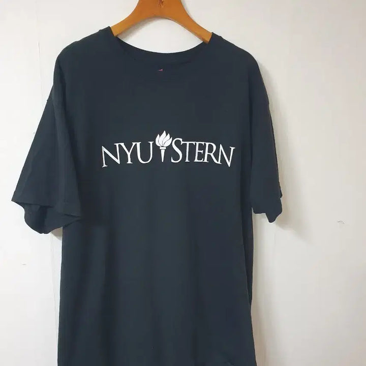 [BUNJANG] Hanes NYU Stern Round T-shirt / 헤인즈 뉴욕대 경영대학 라운드 반팔티루즈핏 L