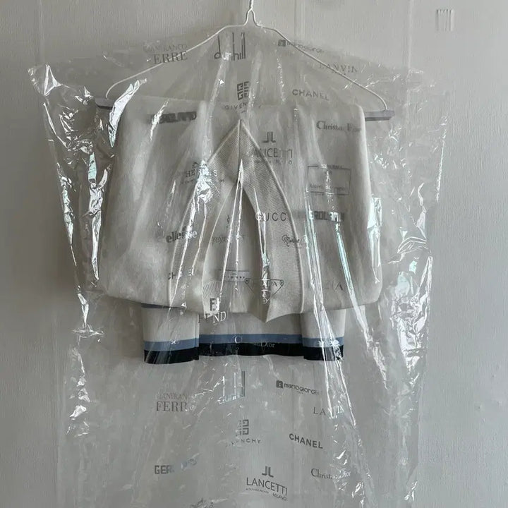 [SOLD OUT] (드라이크리닝O)산드로 오버사이즈 브이넥 니트