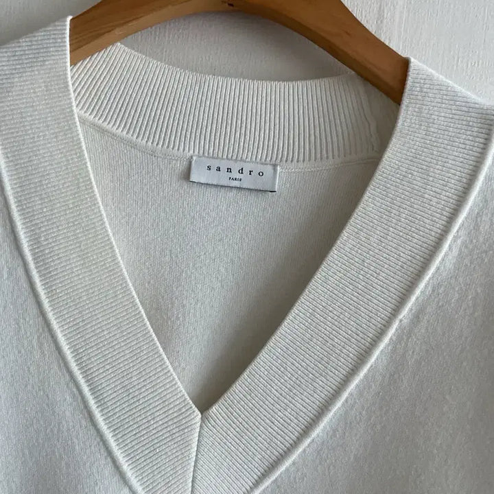 [SOLD OUT] (드라이크리닝O)산드로 오버사이즈 브이넥 니트