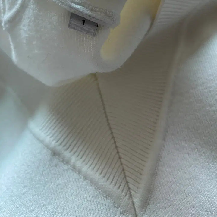 [SOLD OUT] (드라이크리닝O)산드로 오버사이즈 브이넥 니트