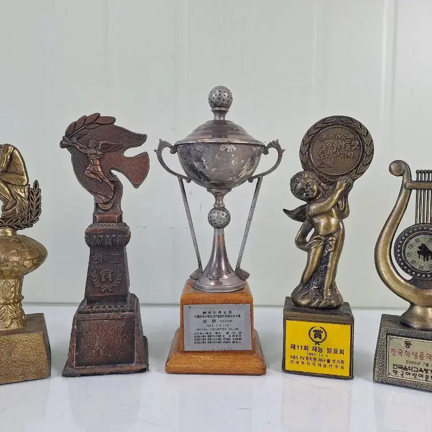 [BUNJANG] Vintage Award Plaques and Trophies (5 items) / 근대사 수집 자료 옛날 상장 트로피 상패 5점