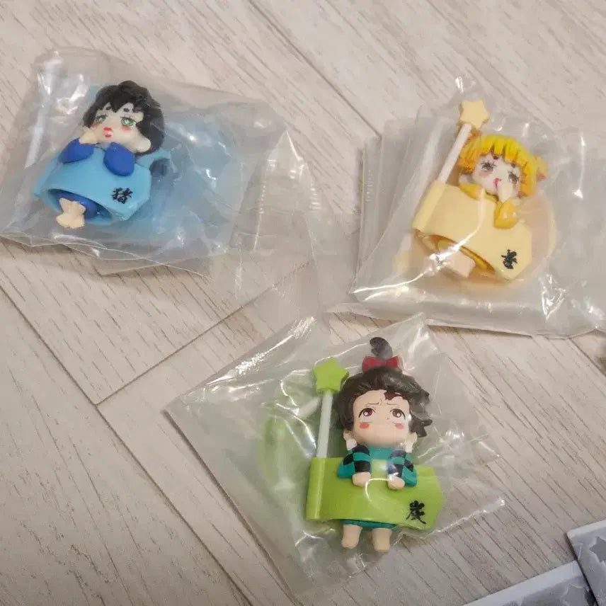 [BUNJANG] Demon Slayer: Kimetsu no Yaiba Entertainment District Arc Deco Pick Gacha Set (6 Types) / 귀멸의칼날 데코픽 가챠 유곽편 6종 일괄
