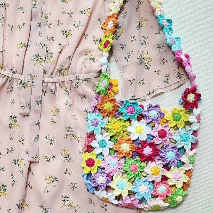 [BUNJANG] Knitted Floral Shoulder Bag with Drawstring Pouch / MZ세대도 반해버린 뜨개숄더백 꽃가방 봄여름뜨개가방+조임파우치