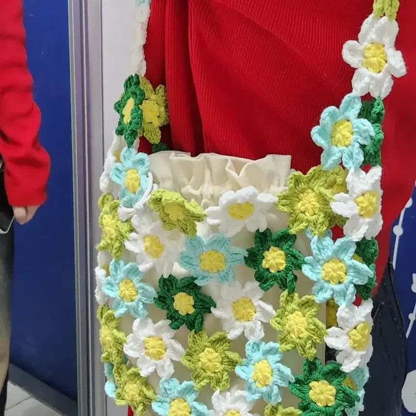 [BUNJANG] Knitted Floral Shoulder Bag with Drawstring Pouch / MZ세대도 반해버린 뜨개숄더백 꽃가방 봄여름뜨개가방+조임파우치
