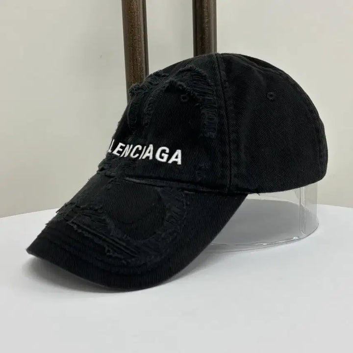 [BUNJANG] Balenciaga BB Distressed Logo Baseball Cap / [L]발렌시아가 BB로고 디스트 볼캡