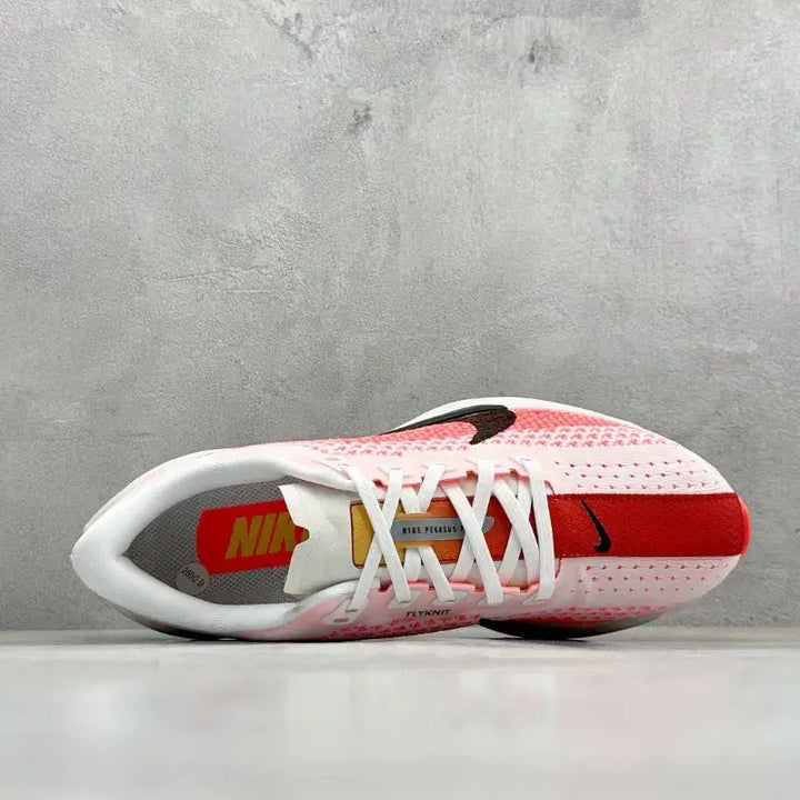 [BUNJANG] Nike Zoom Flyknit Pink Running Shoes (Size 230) / 나이키 줌 플라이니트 핑크 러닝화 사이즈:230