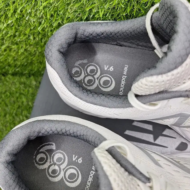 [SOLD OUT] 뉴발란스 680 운동화 (270)