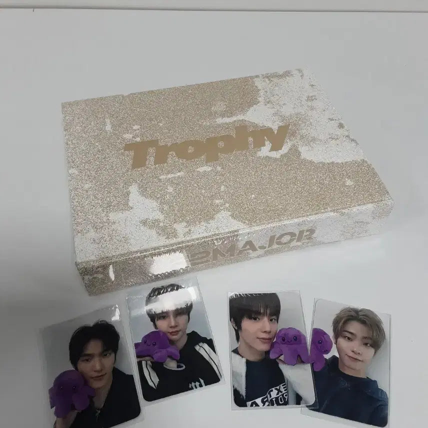 [BUNJANG] 82major Trophy Album Bundle Set / 82major 트로피 앨범 풀세트 포토카드 4장