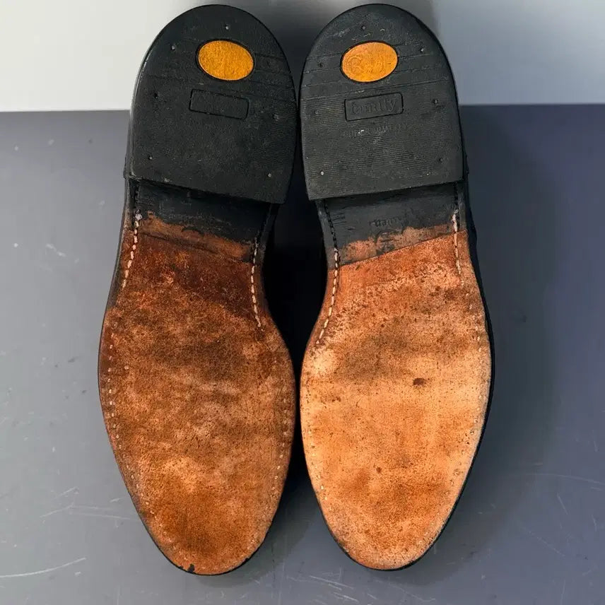 [SOLD OUT] [9.5E] 알든 2146 블랙 코도반 메달리온 캡토 더비