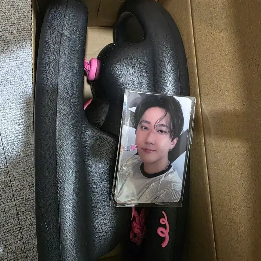 [BUNJANG] Stray Kids Changbin 2025 Concert Pop-Up Store Pig Slippers + Photocard / 스키즈 스트레이키즈 2025 앙콘 팝업 창빈 돼끼 슬리퍼 + 포토카드