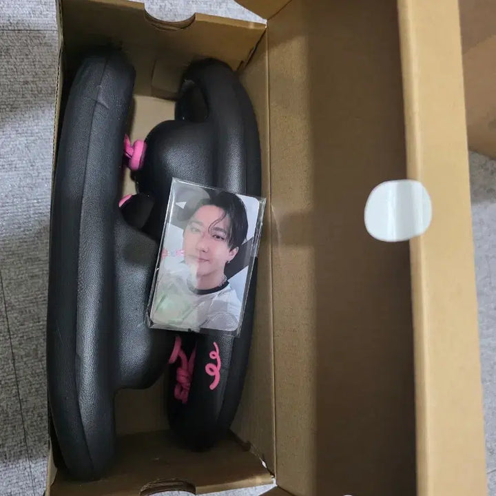 [BUNJANG] Stray Kids Changbin 2025 Concert Pop-Up Store Pig Slippers + Photocard / 스키즈 스트레이키즈 2025 앙콘 팝업 창빈 돼끼 슬리퍼 + 포토카드
