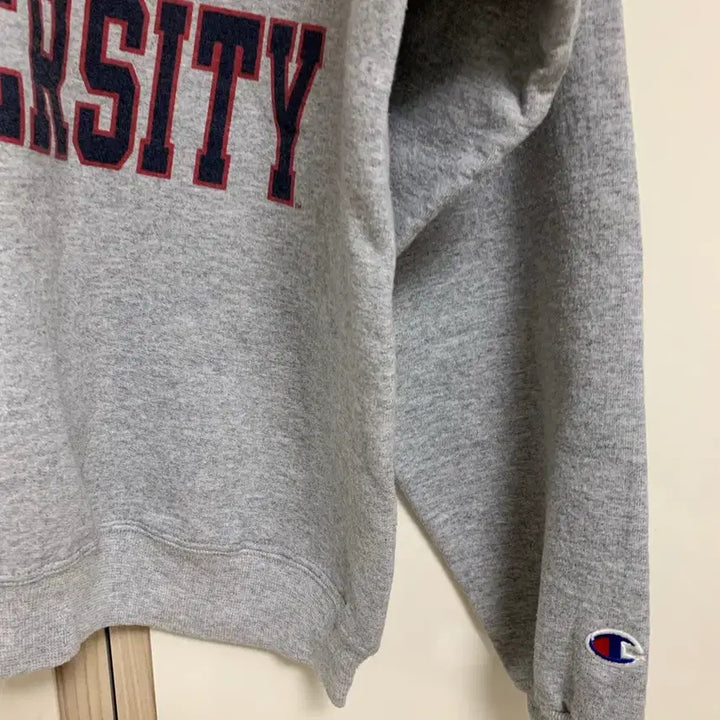 [SOLD OUT] 챔피온 오프숄더 빈티지 맨투맨