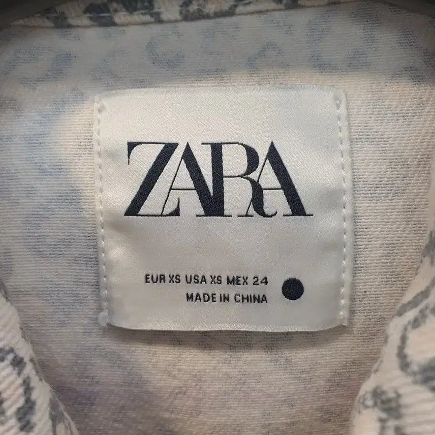 [BUNJANG] ZARA Leopard Denim Shirt Jacket / [XS/오버핏] 자라(ZARA) 레오파드 데님 셔츠 자켓