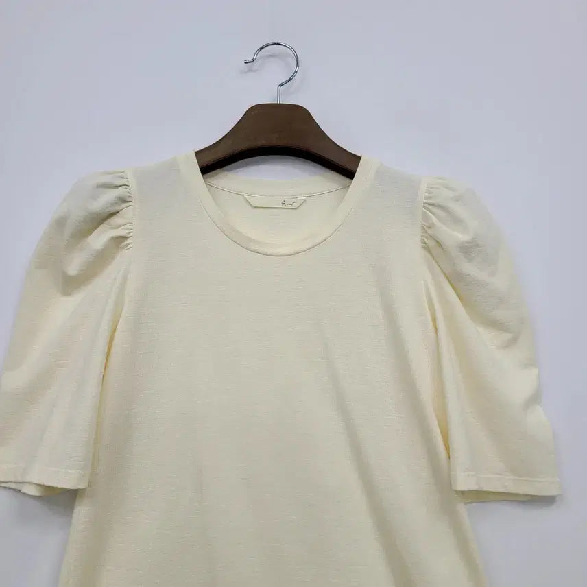 [BUNJANG] G-Cut Shoulder Shirring Short Sleeve T-Shirt Size S / 지컷 어깨셔링 반팔 티셔츠/S/앨리스/876