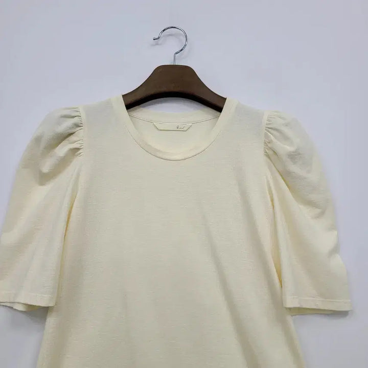 [BUNJANG] G-Cut Shoulder Shirring Short Sleeve T-Shirt Size S / 지컷 어깨셔링 반팔 티셔츠/S/앨리스/876