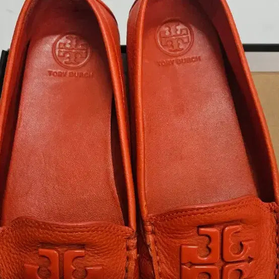 [SOLD OUT] 토리버치 가죽 여성 로퍼36.5사이즈