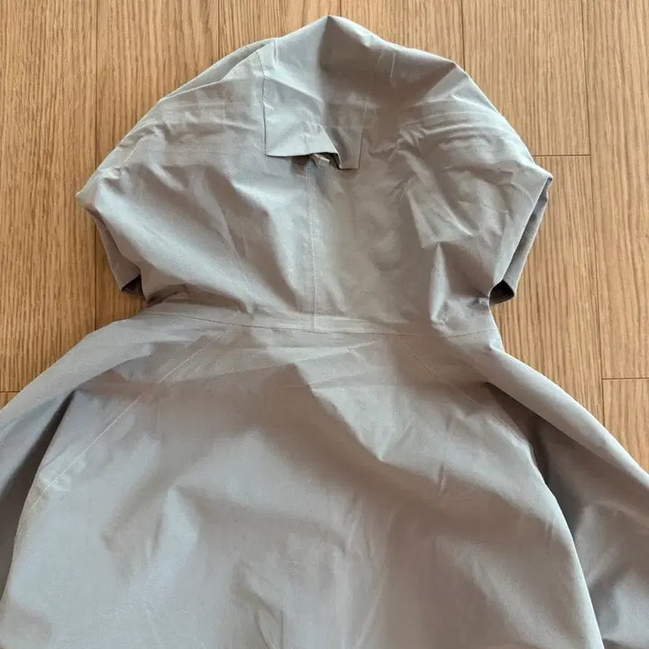[BUNJANG] Lululemon Glide Stretch Waterproof Jacket - Warm Ash Grey / 룰루레몬 글라이드 스트레치 워터프루프 자켓. L