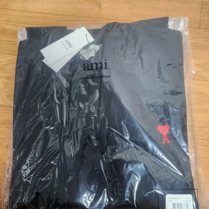 [SOLD OUT] 아미 스몰 하트 블랙 맨투맨 L