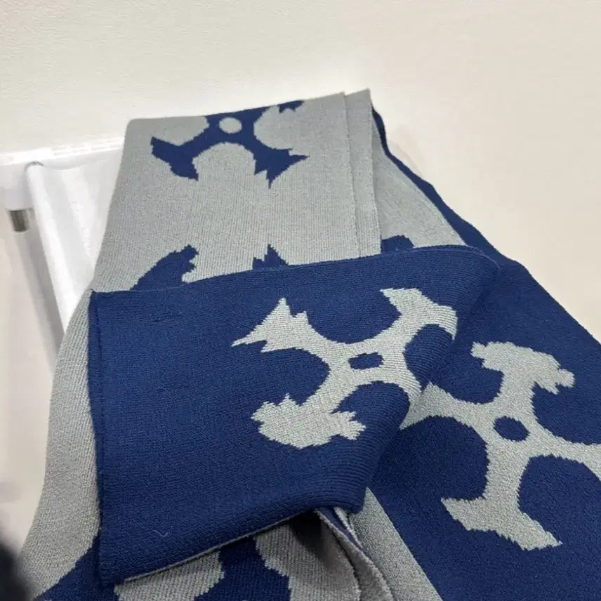 [BUNJANG] Silica Gel Scarf / 실리카겔 머플러 양도
