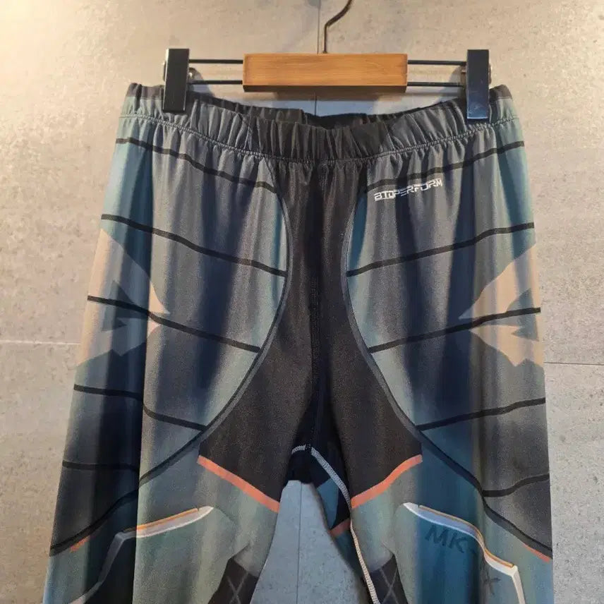 [BUNJANG] BTOPERFORM T-Shirt and Pants Set / BTOPERFORM  티셔츠 팬츠 세트.