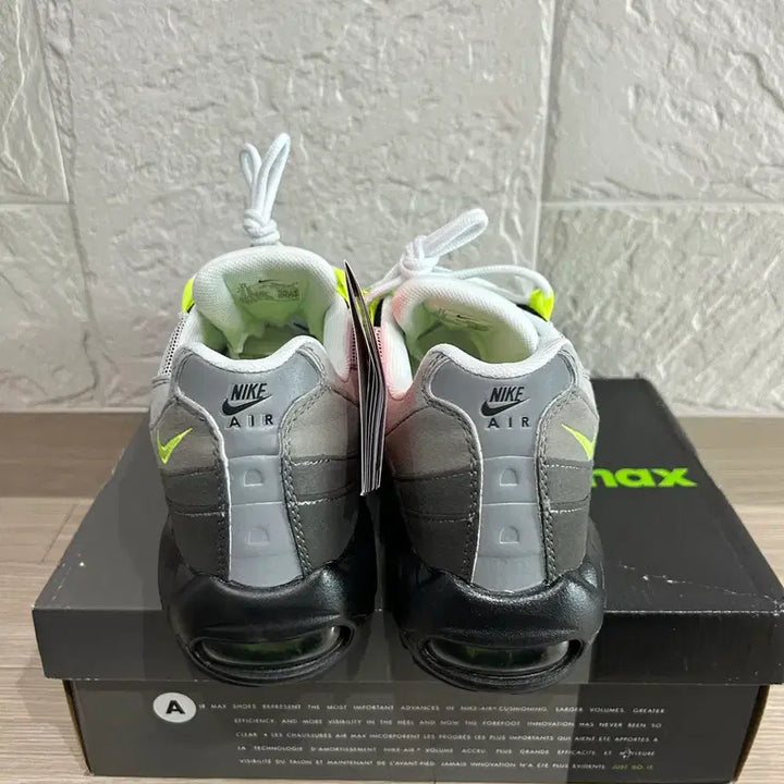 [SOLD OUT] (새상품) 290 나이키 에어맥스 95 OG 네온 옐로우 2020