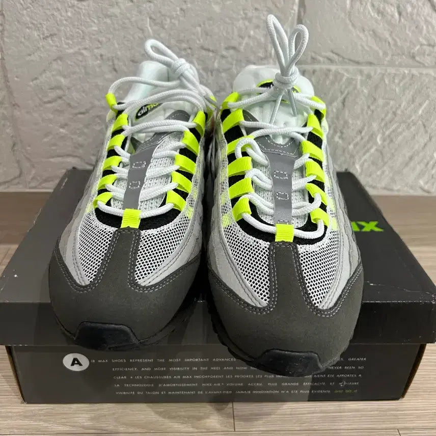 [SOLD OUT] (새상품) 290 나이키 에어맥스 95 OG 네온 옐로우 2020