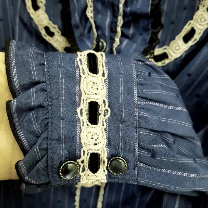 [BUNJANG] Axies Farm Medieval Blouse / 엑시즈팜 중세 블라우스