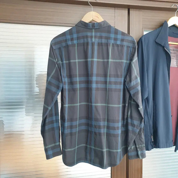 [SOLD OUT] 버버리 브릿 체크패턴 남방 L사이즈