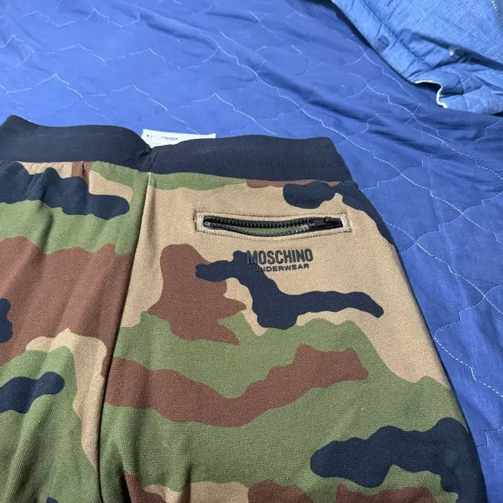 [BUNJANG] Moschino Camo Training Shorts Men&