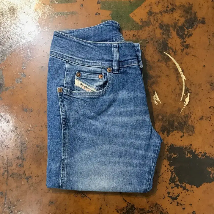 [BUNJANG] Diesel Mid-Wash High-Waist Denim Pants Size 27/28 / 디젤 중청 하이웨스트 데님 팬츠 허리 27 28 사이즈