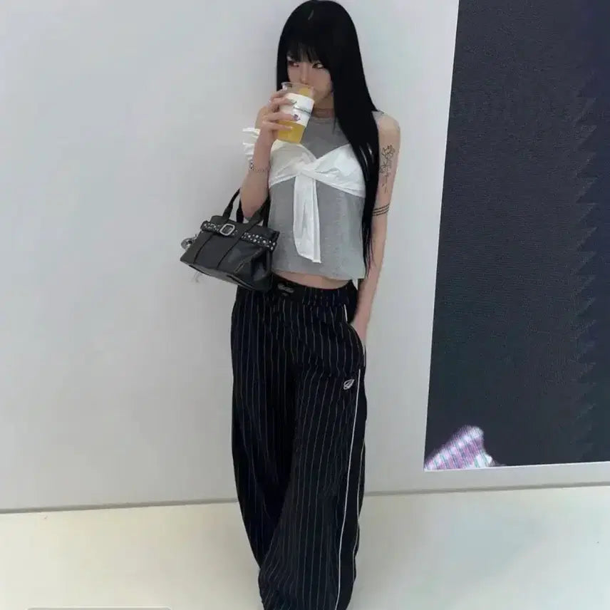 [BUNJANG] Badblood Dark Classic Pinstripe Track Pants - Black / 배드블러드 다크 클래식 핀스트라이프 트랙팬츠 - 블랙
