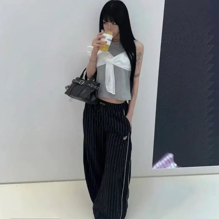 [BUNJANG] Badblood Dark Classic Pinstripe Track Pants - Black / 배드블러드 다크 클래식 핀스트라이프 트랙팬츠 - 블랙