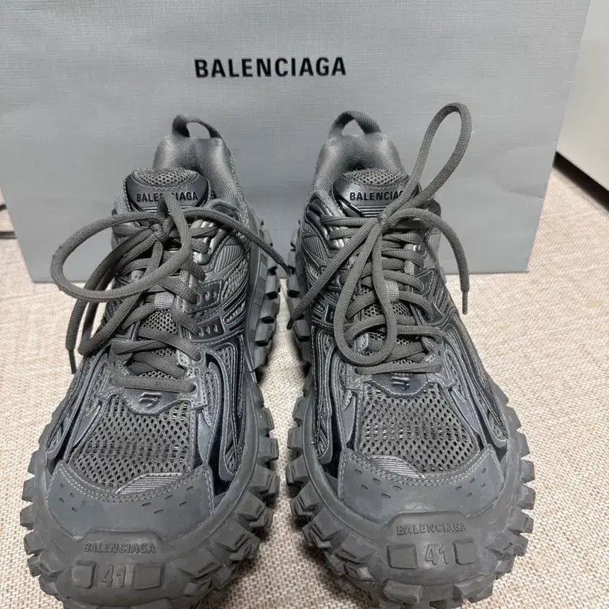 [BUNJANG] Balenciaga Defender Extra Sole Sneakers - Size 41 / [정품/41]발렌시아가 디펜더 엑스트라솔 스니커즈
