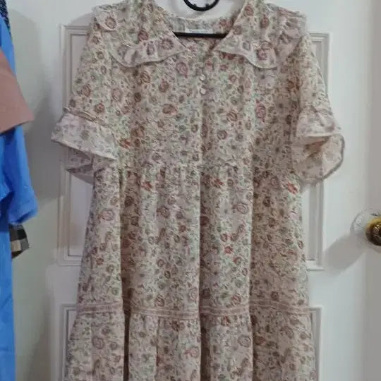 [BUNJANG] Thursday Island Floral Chiffon Midi Dress / 써스데이아일랜드 플라워 쉬폰 미디원피스 프릴 디자인