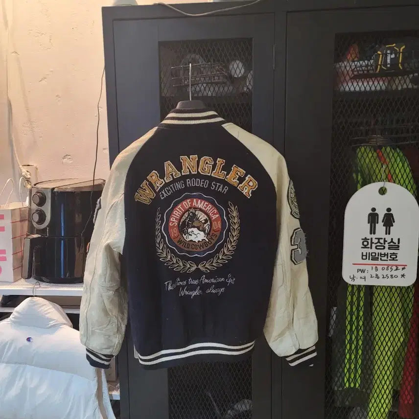 [BUNJANG] Wrangler Varsity Jacket Stadium Jumper / 90&