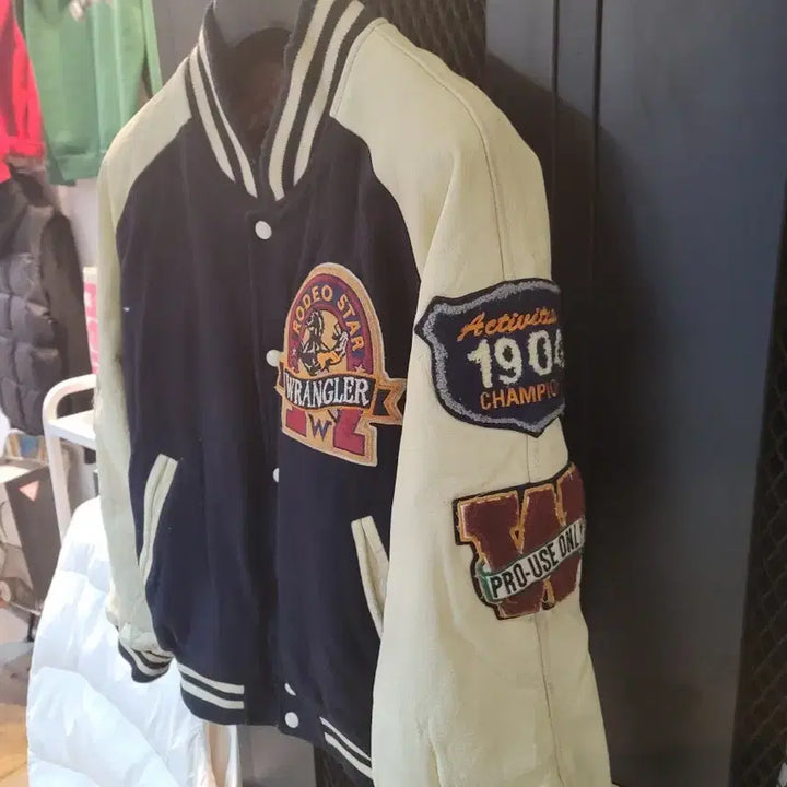 [BUNJANG] Wrangler Varsity Jacket Stadium Jumper / 90&