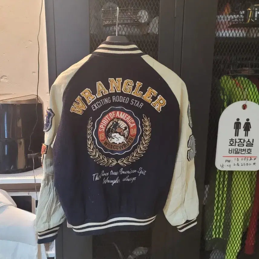 [BUNJANG] Wrangler Varsity Jacket Stadium Jumper / 90&