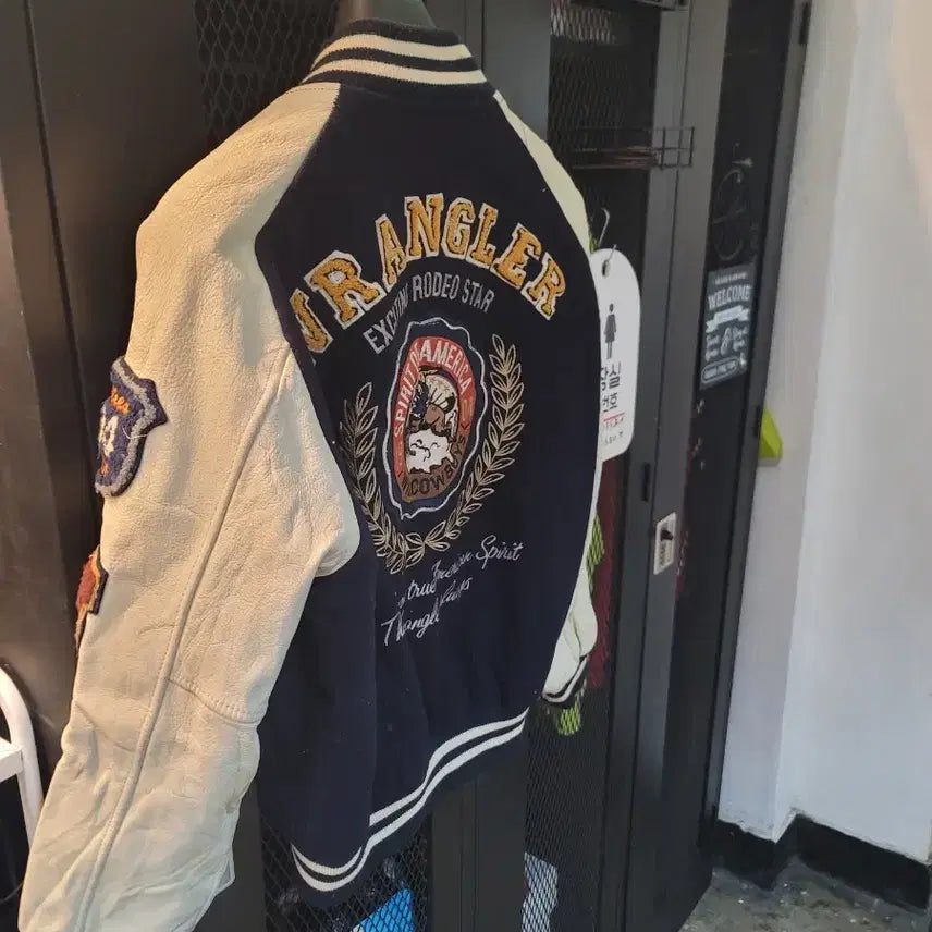 [BUNJANG] Wrangler Varsity Jacket Stadium Jumper / 90&