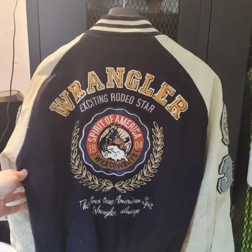 [BUNJANG] Wrangler Varsity Jacket Stadium Jumper / 90&