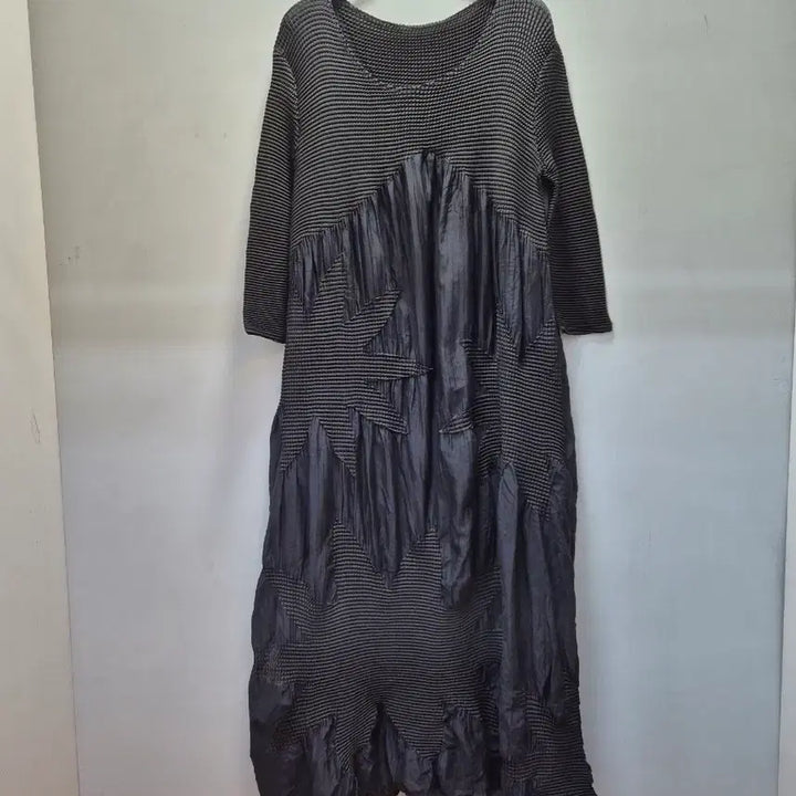 [BUNJANG] Issey Miyake Black Long Pleated Dress / 이세이미야케 블랙 롱 원피스