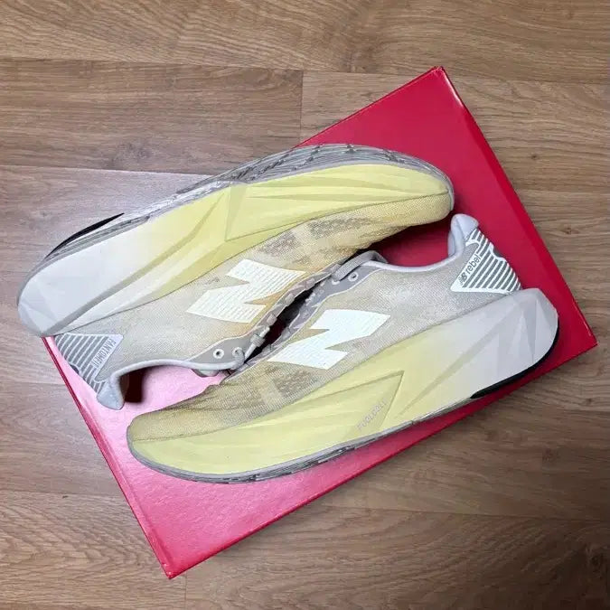[SOLD OUT] 뉴발란스 브라운야드 레벨 v5