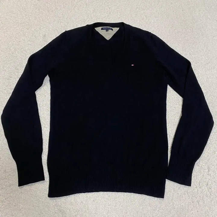 [BUNJANG] Tommy Hilfiger Black V-Neck Knit Women&
