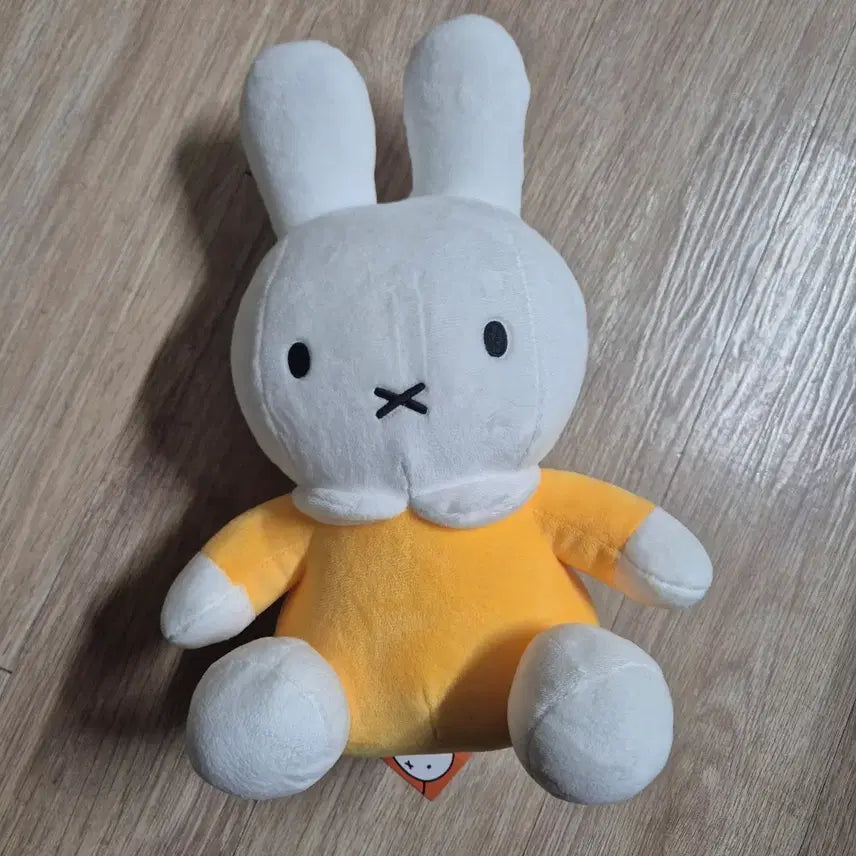 [BUNJANG] Miffy Yellow 25cm Plush Toy / 미피 옐로우 25cm
