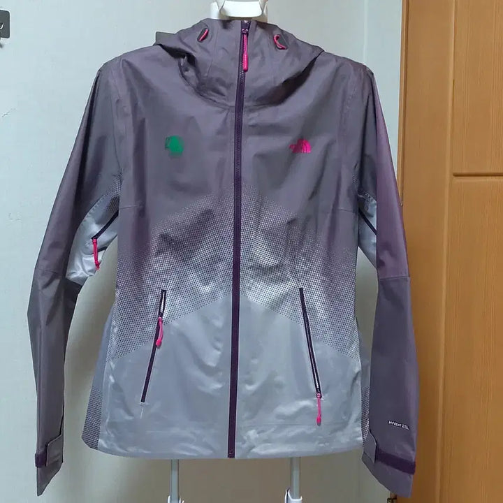 [BUNJANG] The North Face Waterproof Windbreaker Jacket Women&