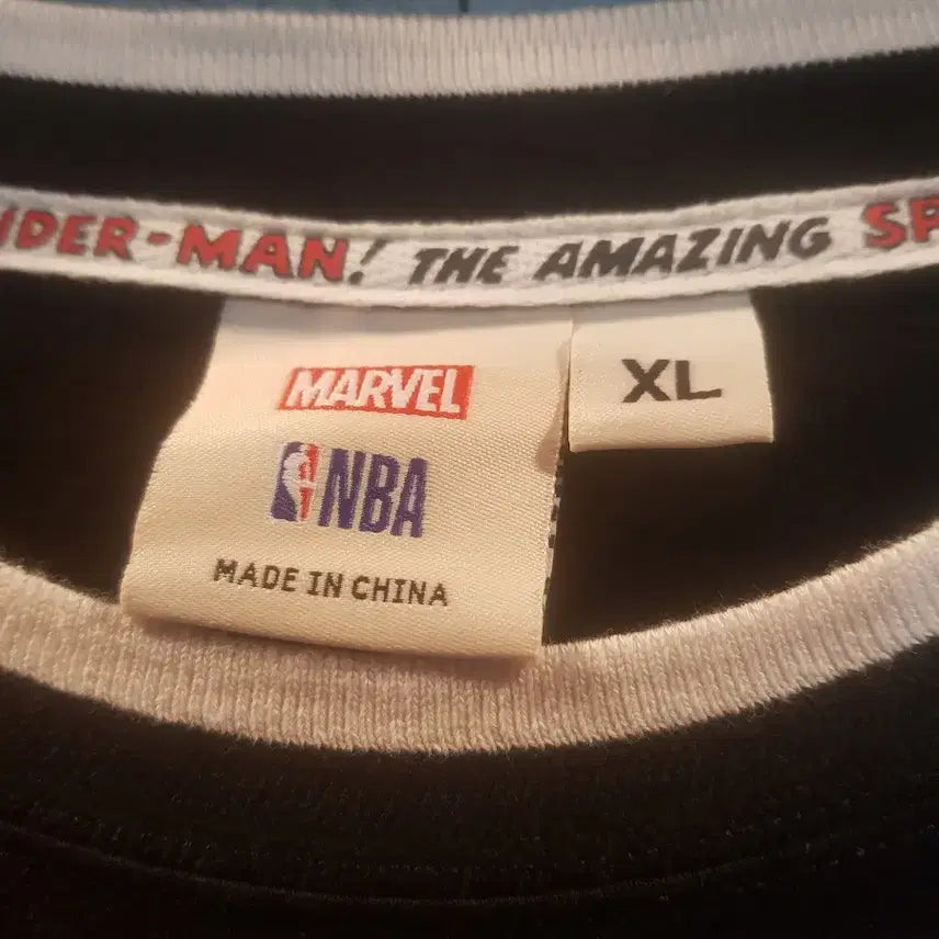 [BUNJANG] Marvel Spider-Man x NBA Black T-shirt / 마블 스파이더맨 x NBA 반팔 티셔츠. 미착!