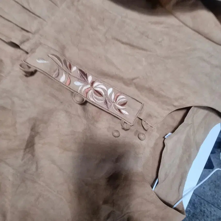 [BUNJANG] Embroidered Persimmon-Dyed Long Dress / 감물 염색 자수 롱 원피스